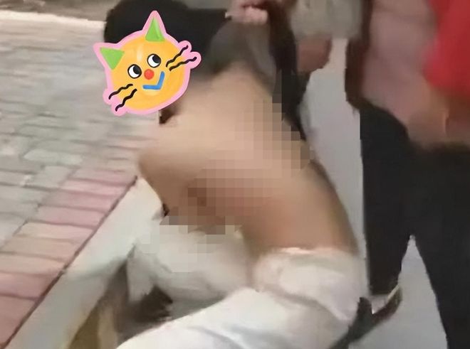 14岁初中女生脱光衣服样子浜
