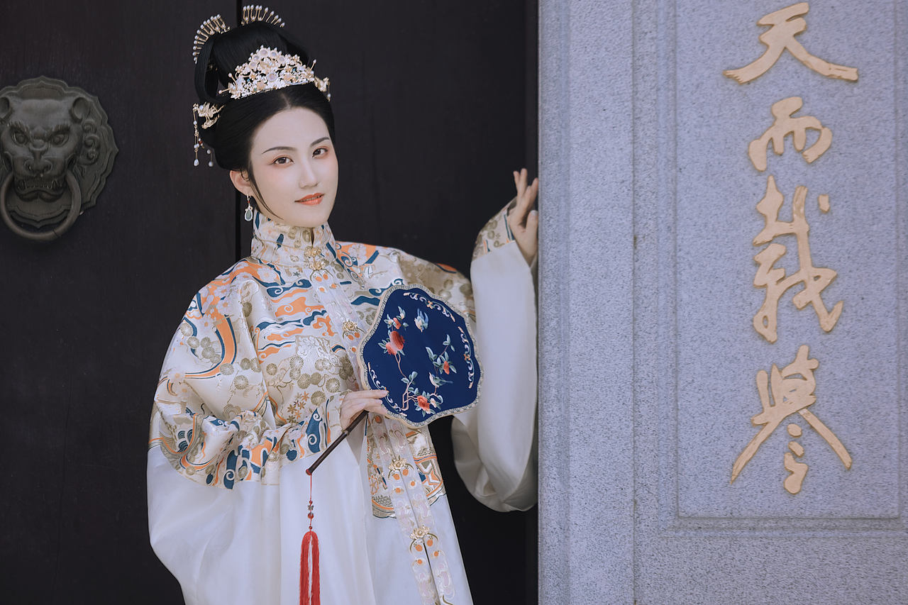 2.北国美女初登场，风华绝代，惊艳众人目光