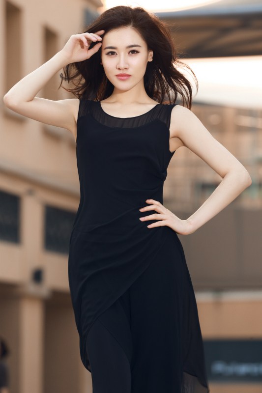 人妻熟妇av又粗又大，激情演绎熟女魅力，深夜独享视觉盛宴
