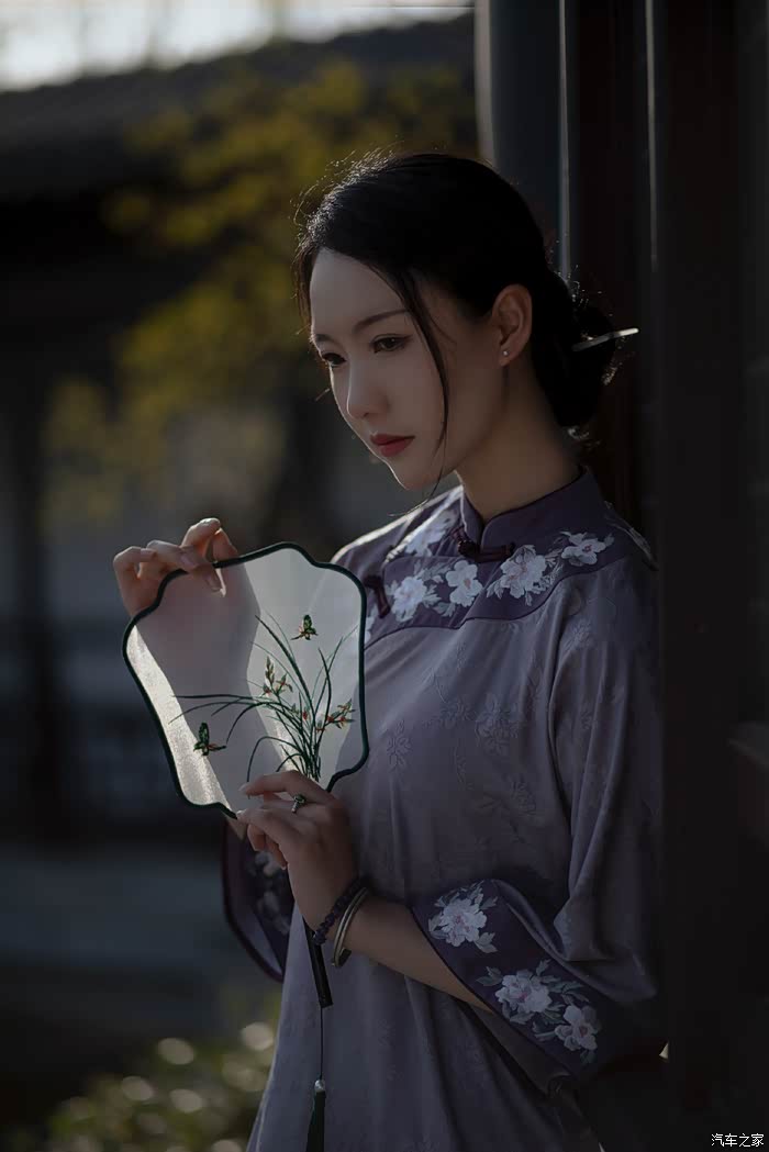 旗袍无码展现东方韵味，优雅复古风，尽显女性魅力