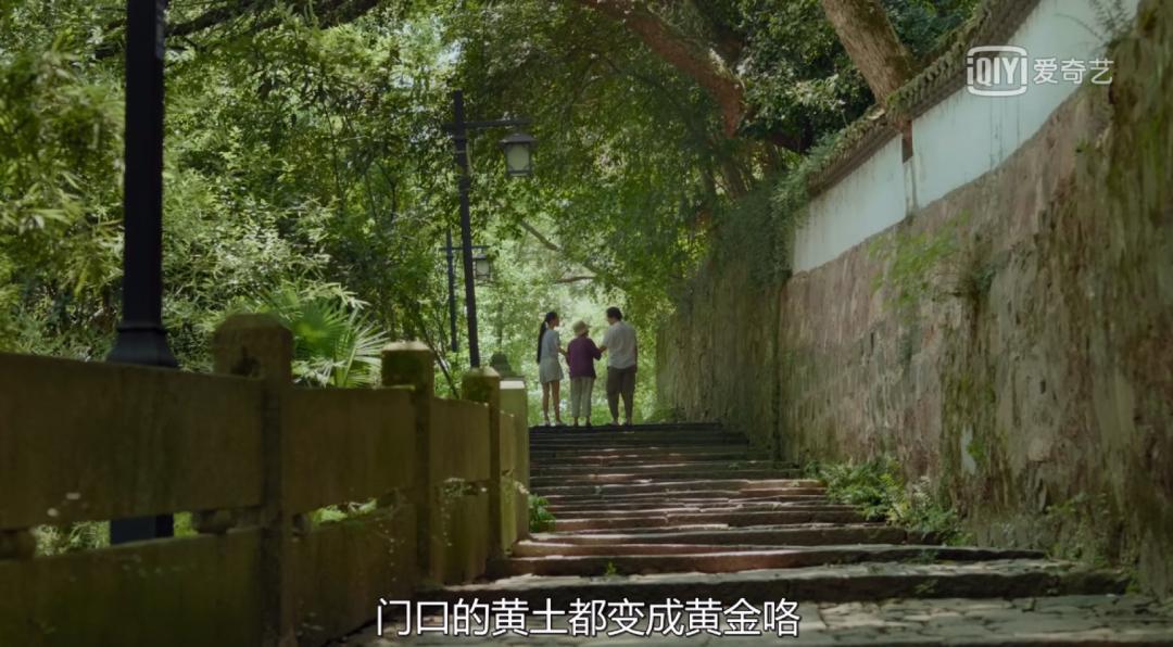 大乳奶freesex办公室激情瞬间,职场诱惑与欲望交织,揭秘成人世界的隐秘角落 大乳奶freesex办公室激情瞬间,职场诱惑与欲望交织,揭秘成人世界的隐秘角落