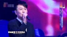 五月天演唱会震撼现场，粉丝热情高涨，经典歌曲引发全场大合唱