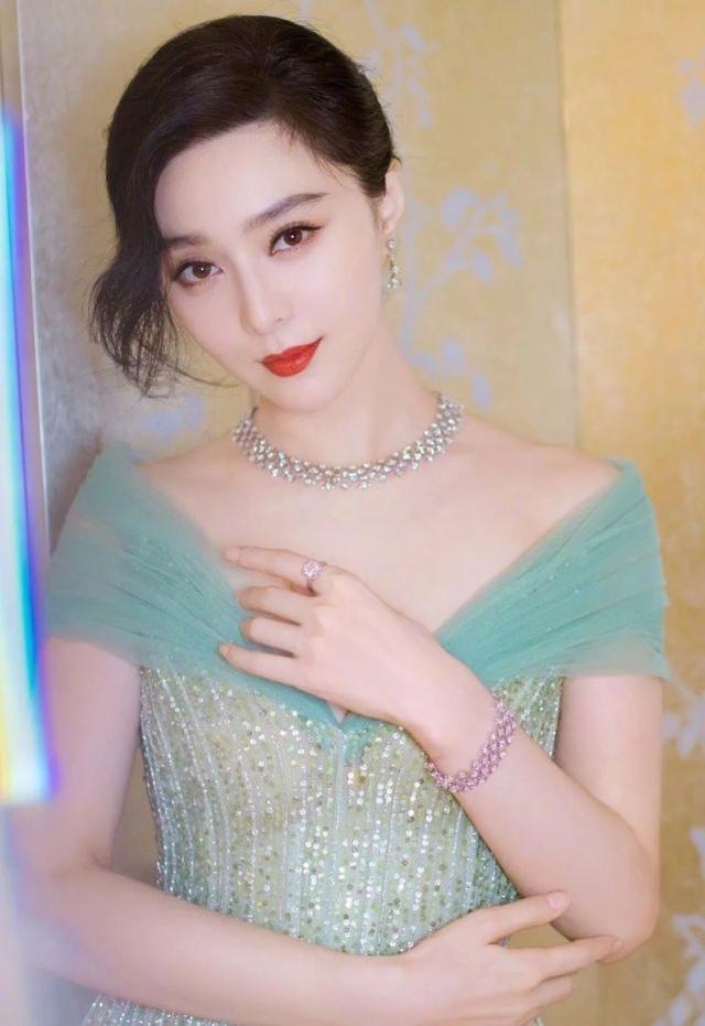 粉嫩特大少女视屏唯美清新心动瞬间，梦幻风格，青春洋溢少女情怀