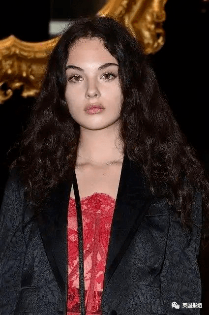 欧美黄视频惊艳呈现，绝美画面震撼人心，不容错过的视觉盛宴