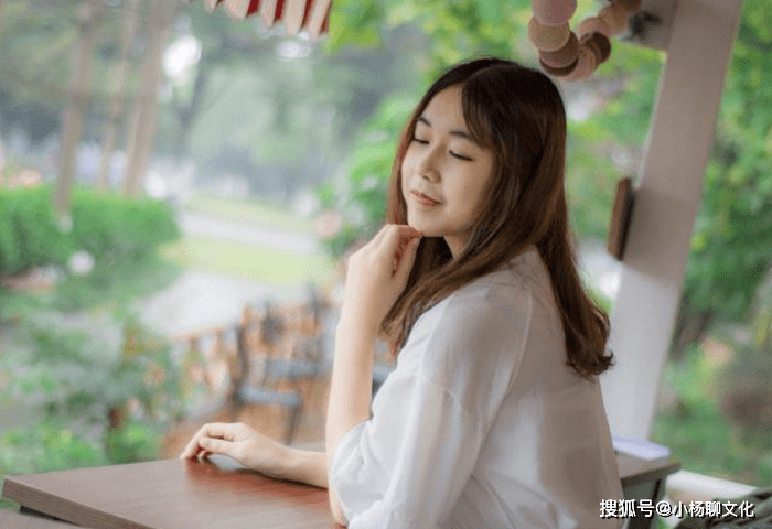 女生和女生在一起探讨人生免费分享成长故事与感悟,交流心得,寻找共鸣 女生和女生在一起探讨人生免费分享成长故事与感悟,交流心得,寻找共鸣