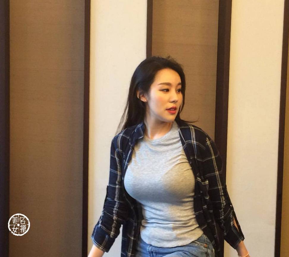 熟女人妻一区二区三区四区在线看，高清无码资源免费，热门人妻影片合集，精彩剧情不容错过