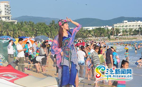 三亚三色黄A片免费看浜畅享海滨风情，尽享阳光沙滩，体验三亚独特魅力