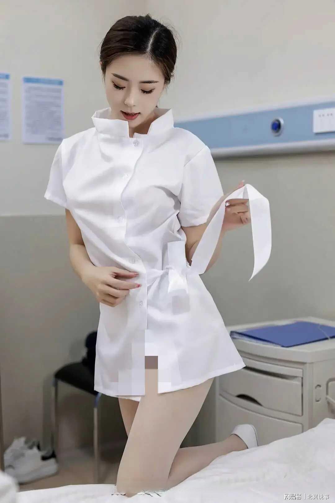 护士丝袜脚交技巧分享，掌握脚交浜的秘诀，提升你的护理服务体验