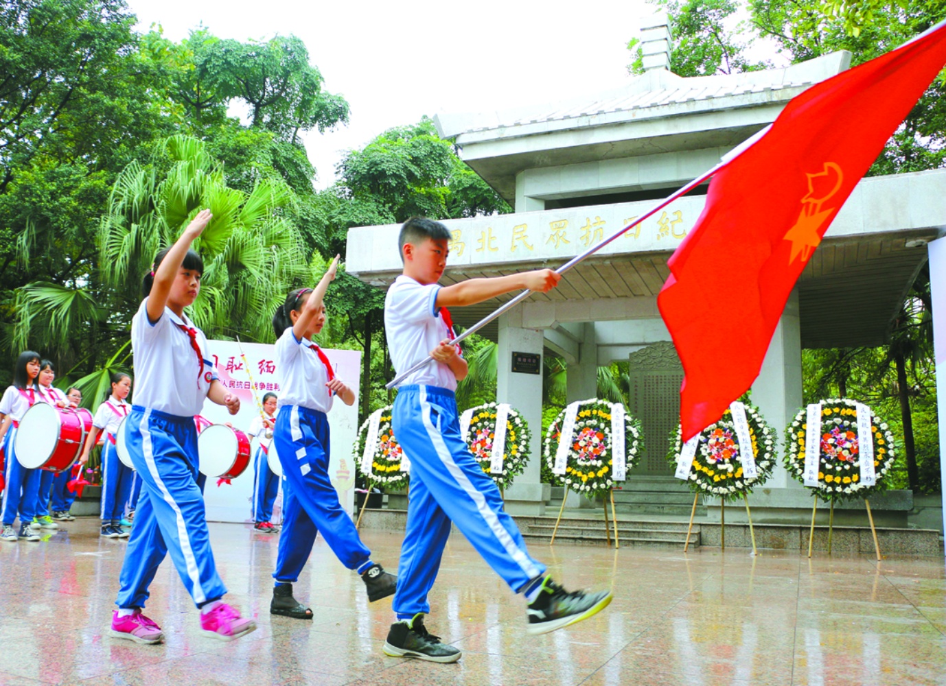 淫乱A引发社会争议，道德底线受挑战，如何正确引导青少年价值观