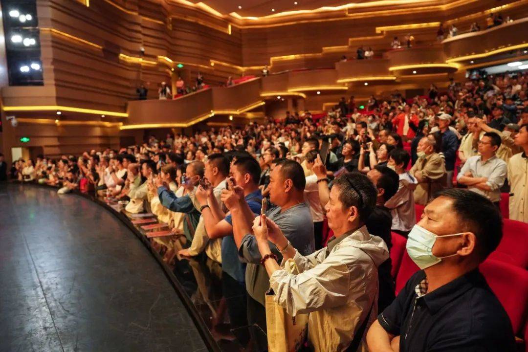 一及a片浜引发热议探讨当代影视文化趋势，观众反响热烈，行业影响深远