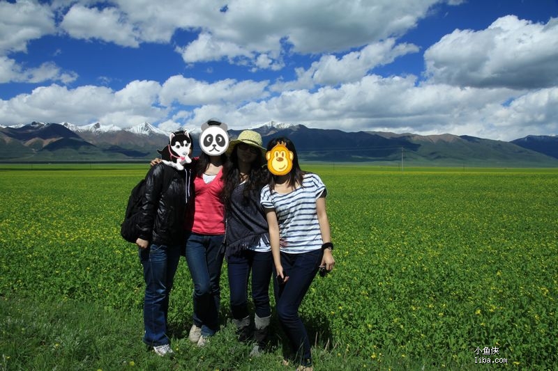 学生日美女惊艳校园，青春风采绽放，留下难忘回忆瞬间