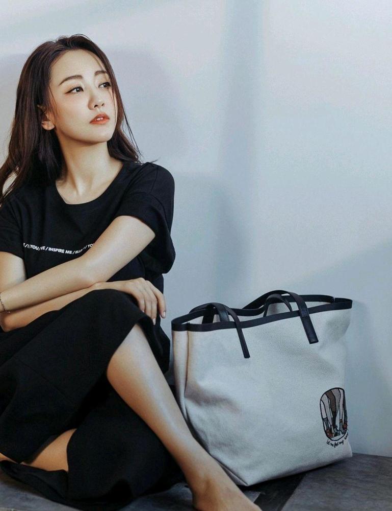 老熟女合集魅力不减，成熟女性风采依旧，岁月沉淀独特韵味