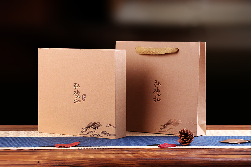 亚洲成熟少妇魅力无限，优雅风情，岁月沉淀的韵味