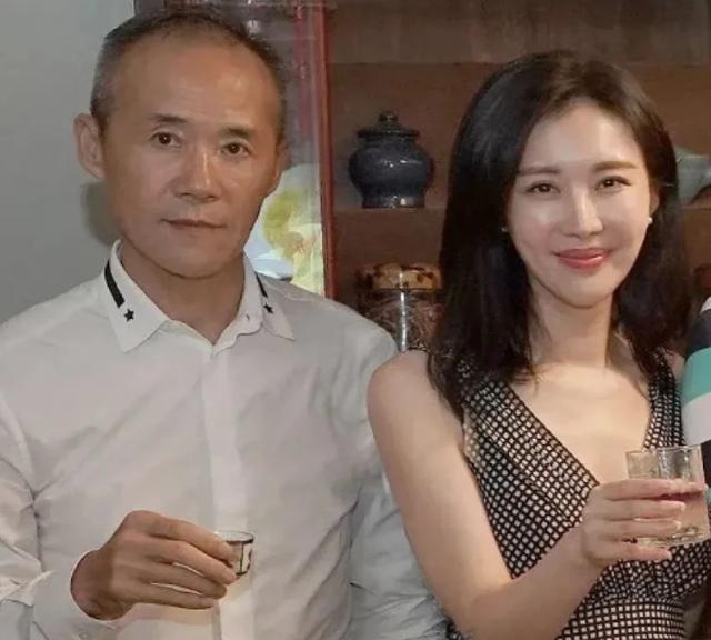 人妻人妻69ⅩXⅩ的诱惑故事，揭秘背后的秘密，探索情感与欲望的交织