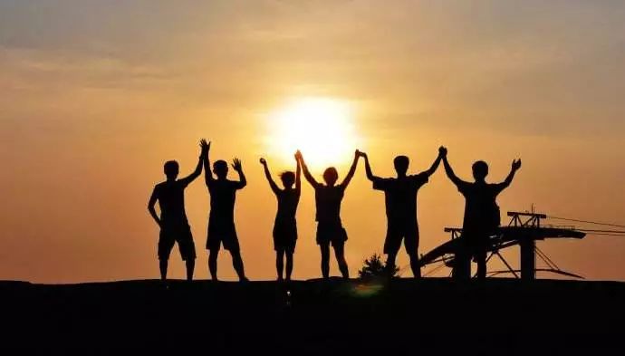 70岁老太太1级片挑战自我演绎感人故事，晚年追梦不设限，银幕绽放别样风采
