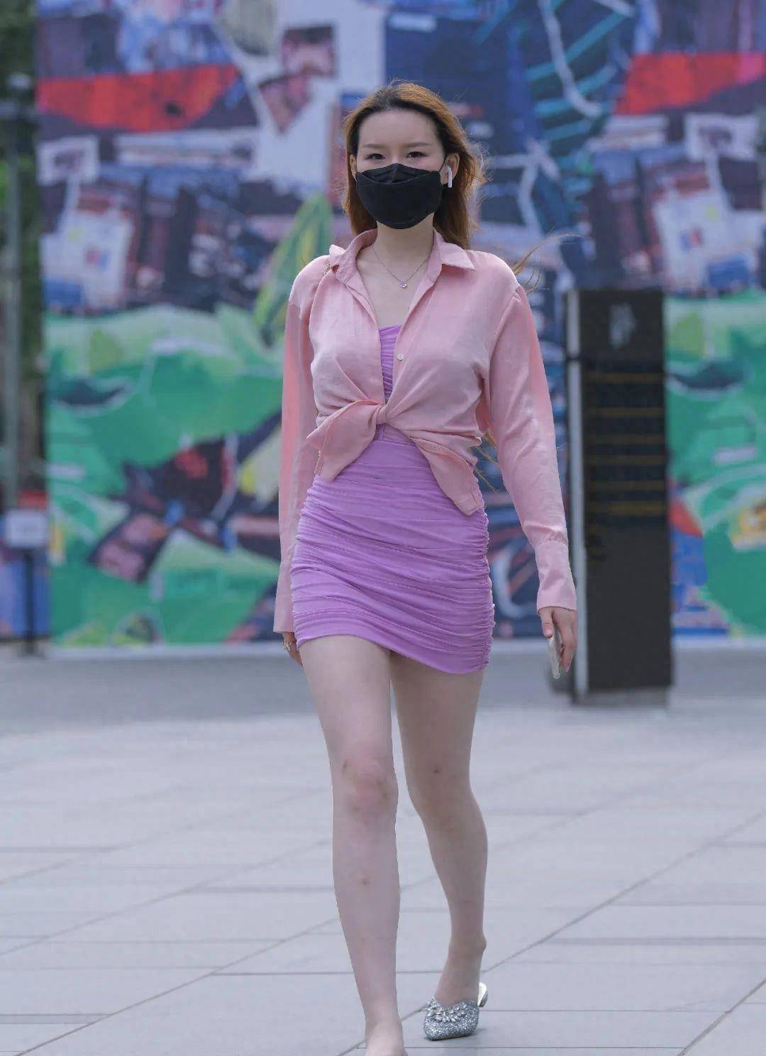 欧美丰满老熟妇AAAA片广西风情，成熟魅力尽显，独特韵味吸引观众目光