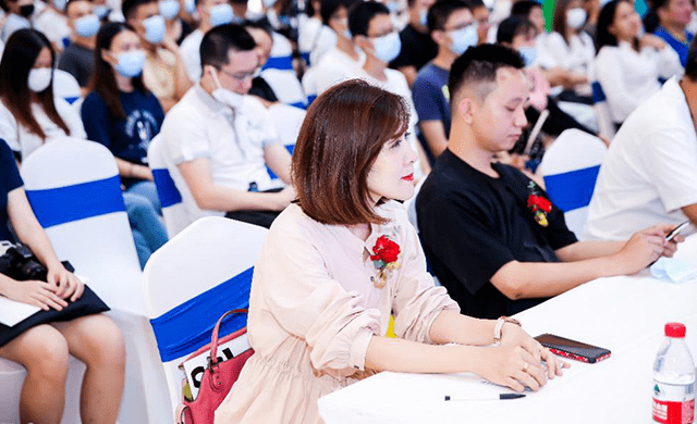 日本老师xxnx分享独特教学技巧，提升学习效率，打造轻松课堂氛围