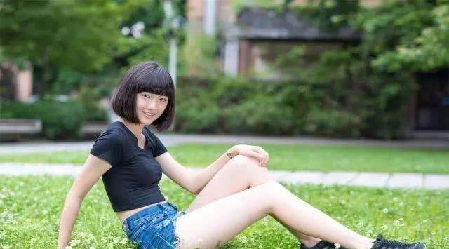 女同一区情感故事，爱与勇气的交织，探寻真实自我