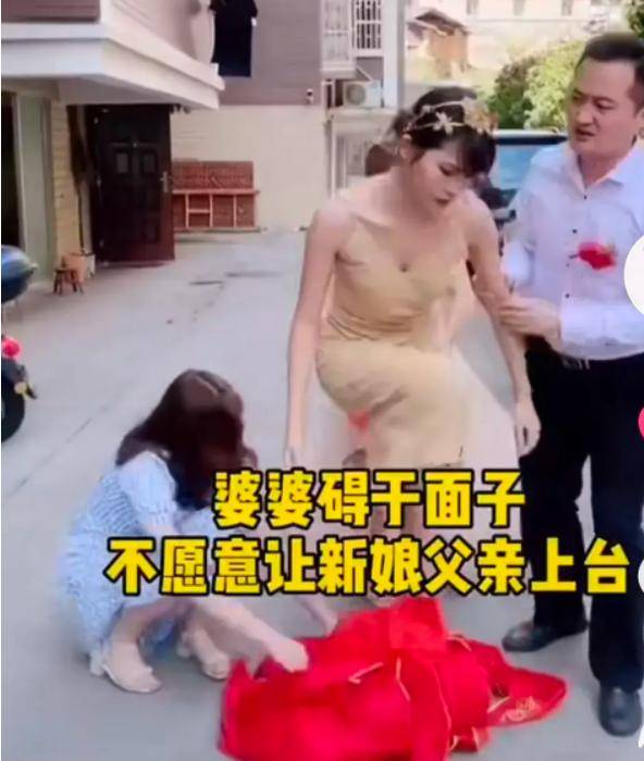 国产青青草自拍小视频火爆全网，清新自然风格惹人爱，网友纷纷点赞收藏