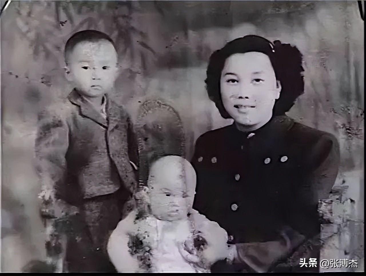 爱欲Va纠缠心间，情迷意乱，欲望深渊中沉沦绽放