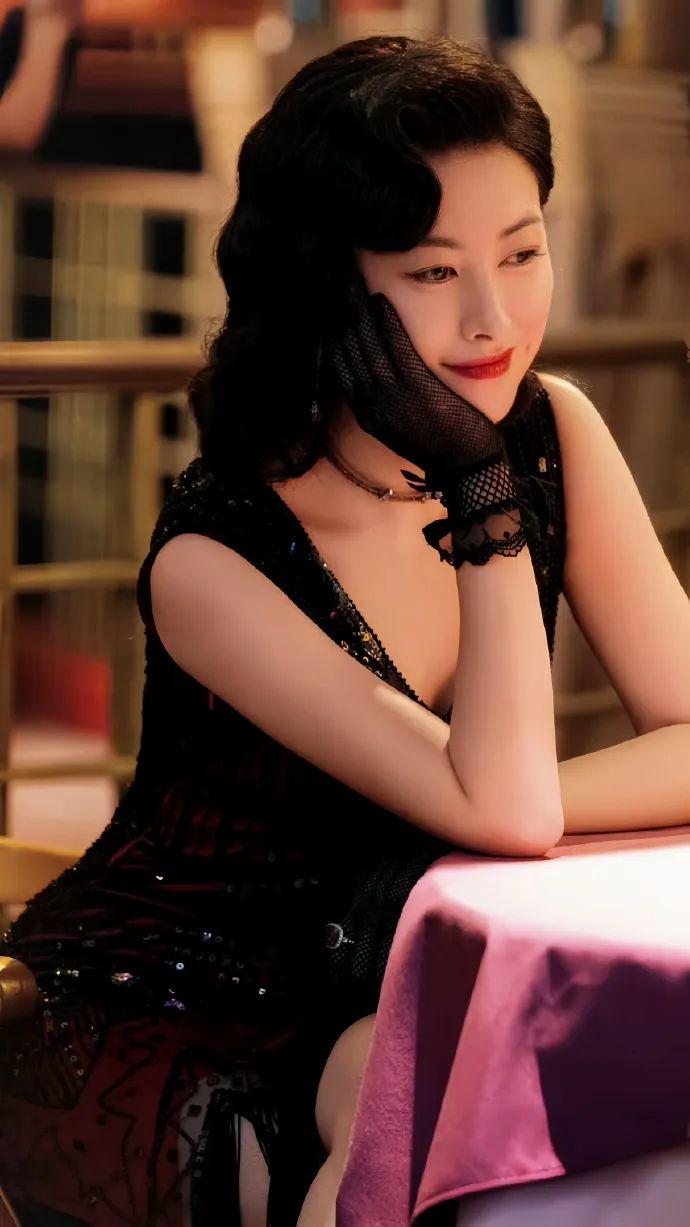 人妻丰满熟妇无码区免费九色，激情热辣，高清无码，熟女诱惑，极致体验