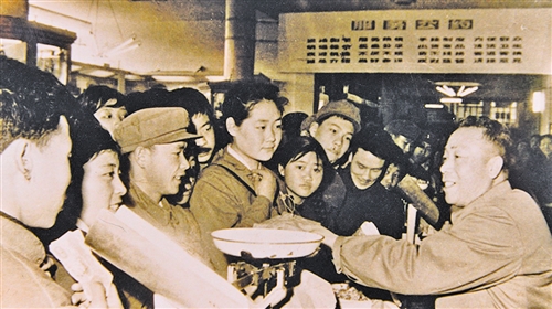月婷婷久久相伴，共赏美好时光，书写永恒故事