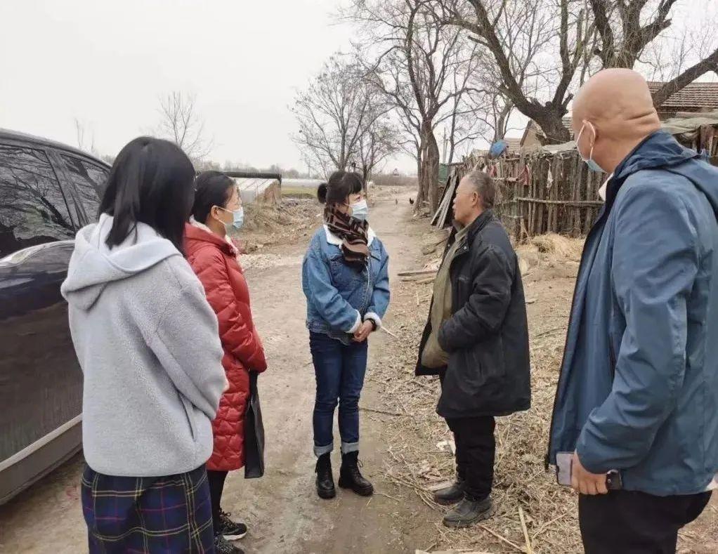 毛片妇女遭遇困境勇敢发声揭露真相，呼吁社会关注女性权益，共同抵制不良风气