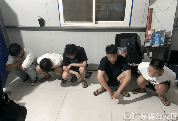 黄色一级强奸小电影浜引发热议，警方严打网络色情，保护青少年健康成长，呼吁社会共同监督