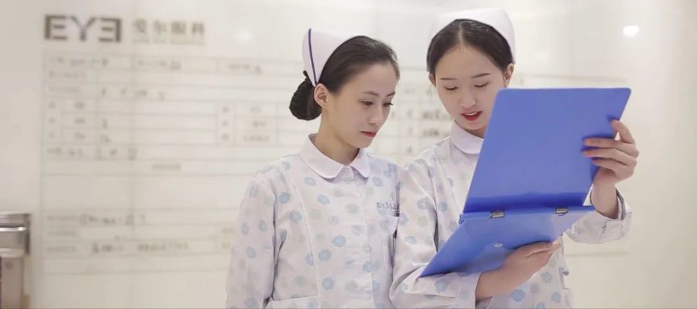 护士蜜汁暖心守护白衣天使的温柔力量，传递健康希望，点亮生命之光