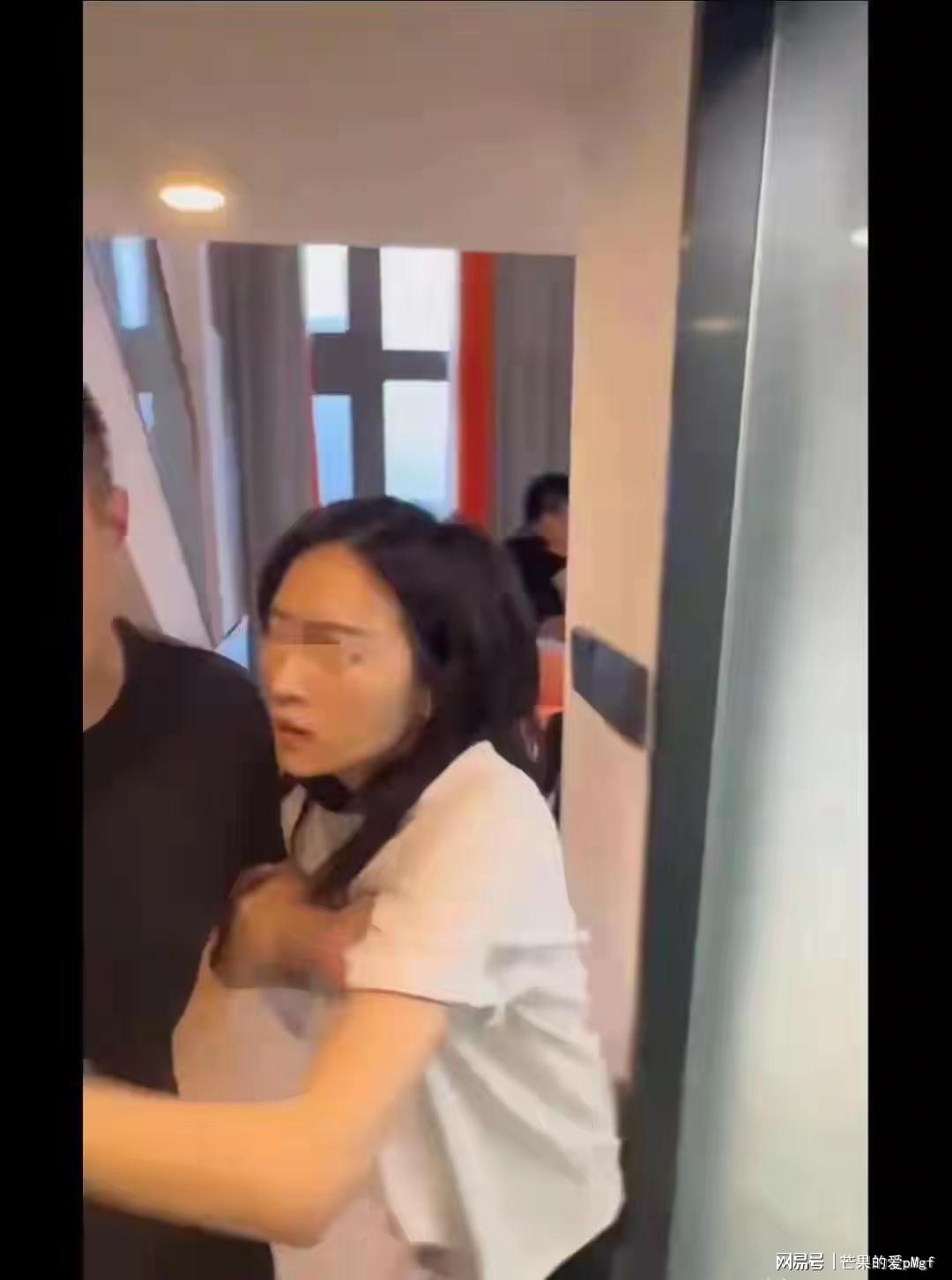 3.人妻视频黄色满18，深夜福利高清画质，独家资源精彩合集推荐