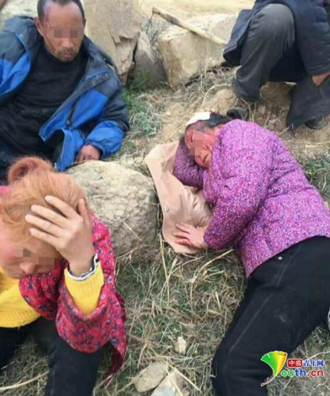 乡村大乱婬交视频XxⅩ一浜引发热议，网友疯狂转发，警方介入调查真相