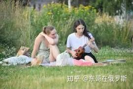 俄罗斯肥胖老太的爱情故事，探讨晚年情感需求，展现真实生活面貌