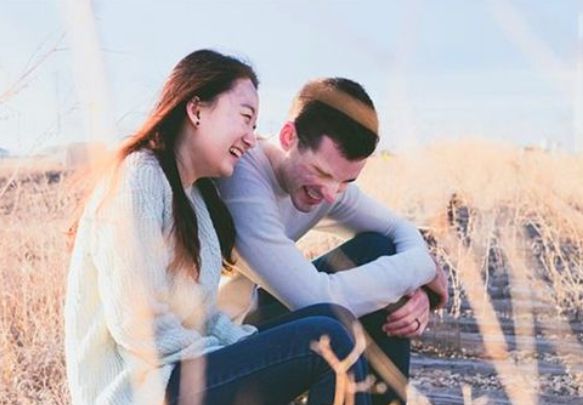 男人和女人干那种事视频揭秘两性亲密关系，探索情感与欲望，了解真实生理需求