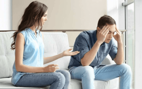 在线中文人妻分享婚姻生活经验，探讨情感问题，提升家庭幸福感