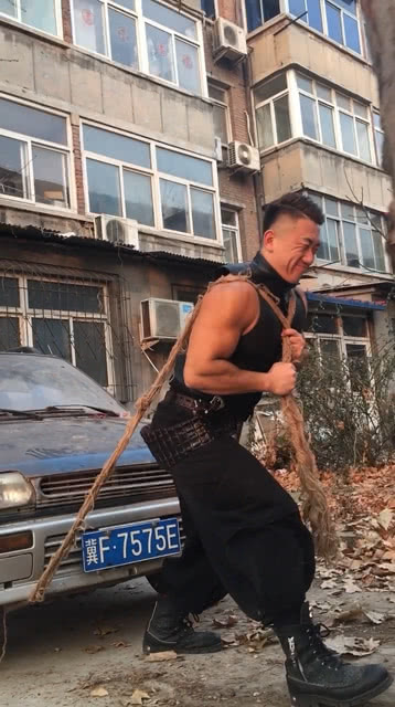 壮男Gαy十Tube野外乂乂激情探险，肌肉猛男户外挑战，野外释放荷尔蒙魅力