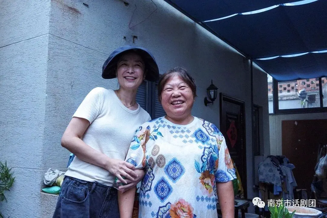 南京熟女女老太婆泬浜故事揭秘，探索隐秘角落，感受岁月沉淀的独特魅力