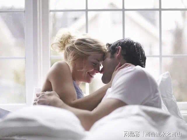 男生女生做爱时如何提升亲密体验，掌握技巧，享受愉悦两性关系