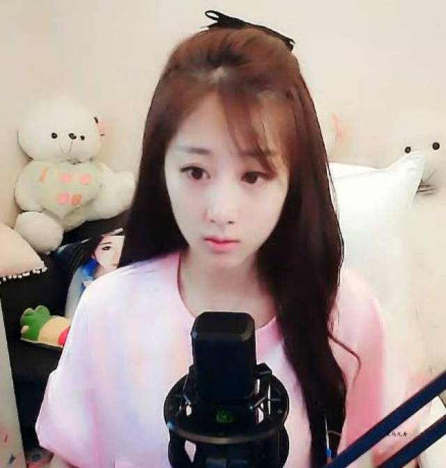 性妇BBBB搡BBBB伊人直播浜引爆全网，揭秘热门直播内幕，探索真实互动体验