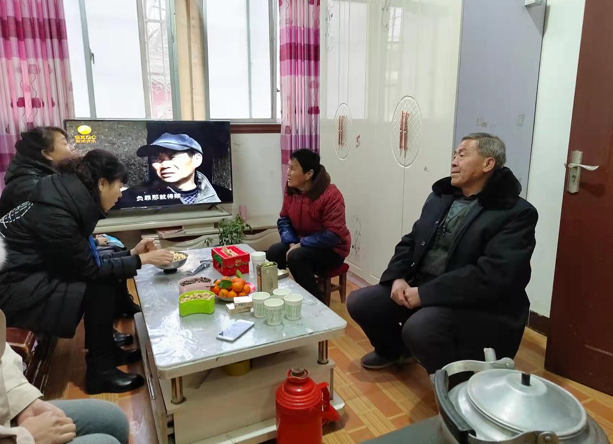 国产耄耋老太性HD大全震撼上线，晚年激情生活实录，独家揭秘银发族隐秘欲望