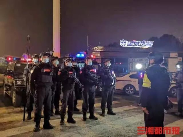 卖婬全套看A片揭秘地下产业链,暗网交易内幕曝光,警方严厉打击行动 卖婬全套看A片揭秘地下产业链,暗网交易内幕曝光,警方严厉打击行动