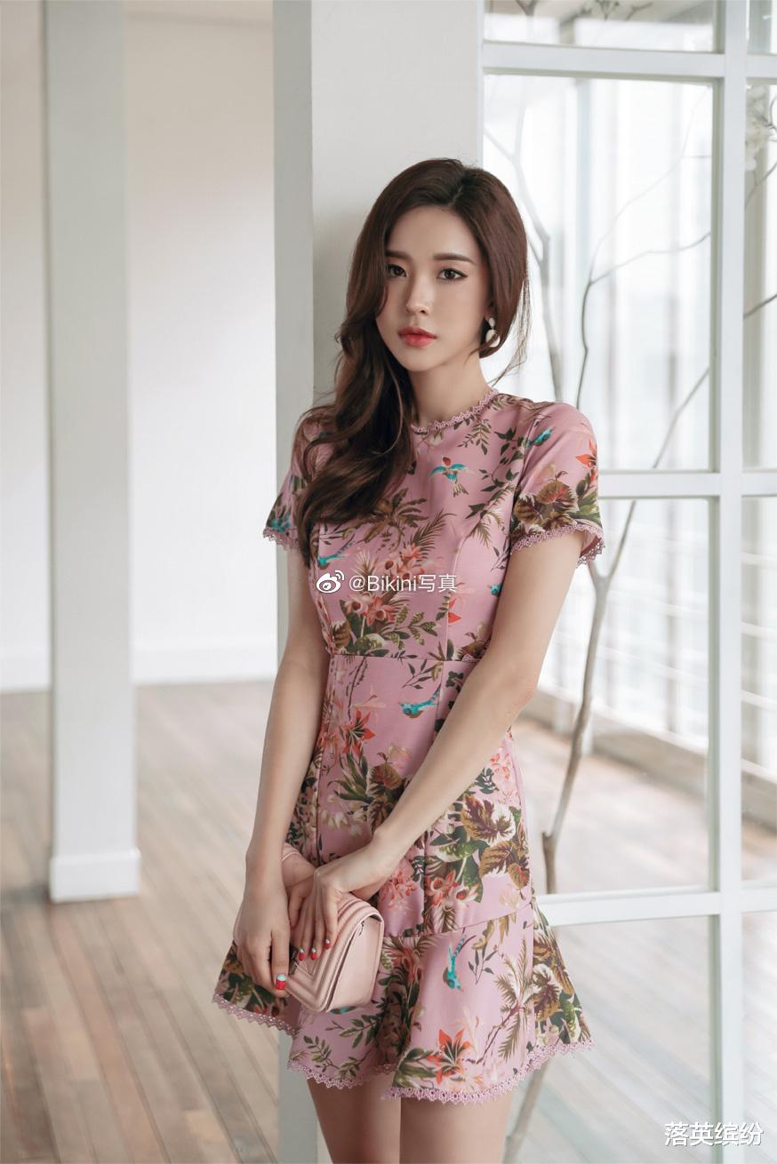 国产美女精品综合展现东方魅力，时尚写真与气质穿搭，尽显优雅风采