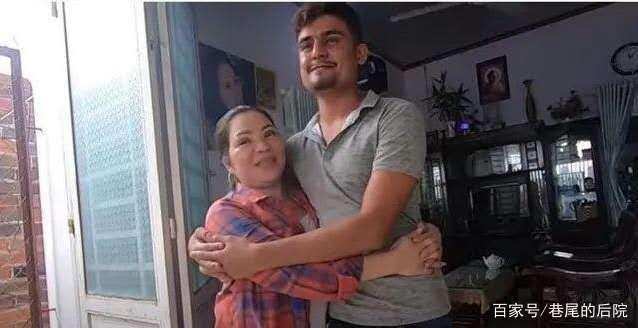 小伙子和老妇视频揭秘，感人至深的忘年交故事，展现真挚情感与生活智慧