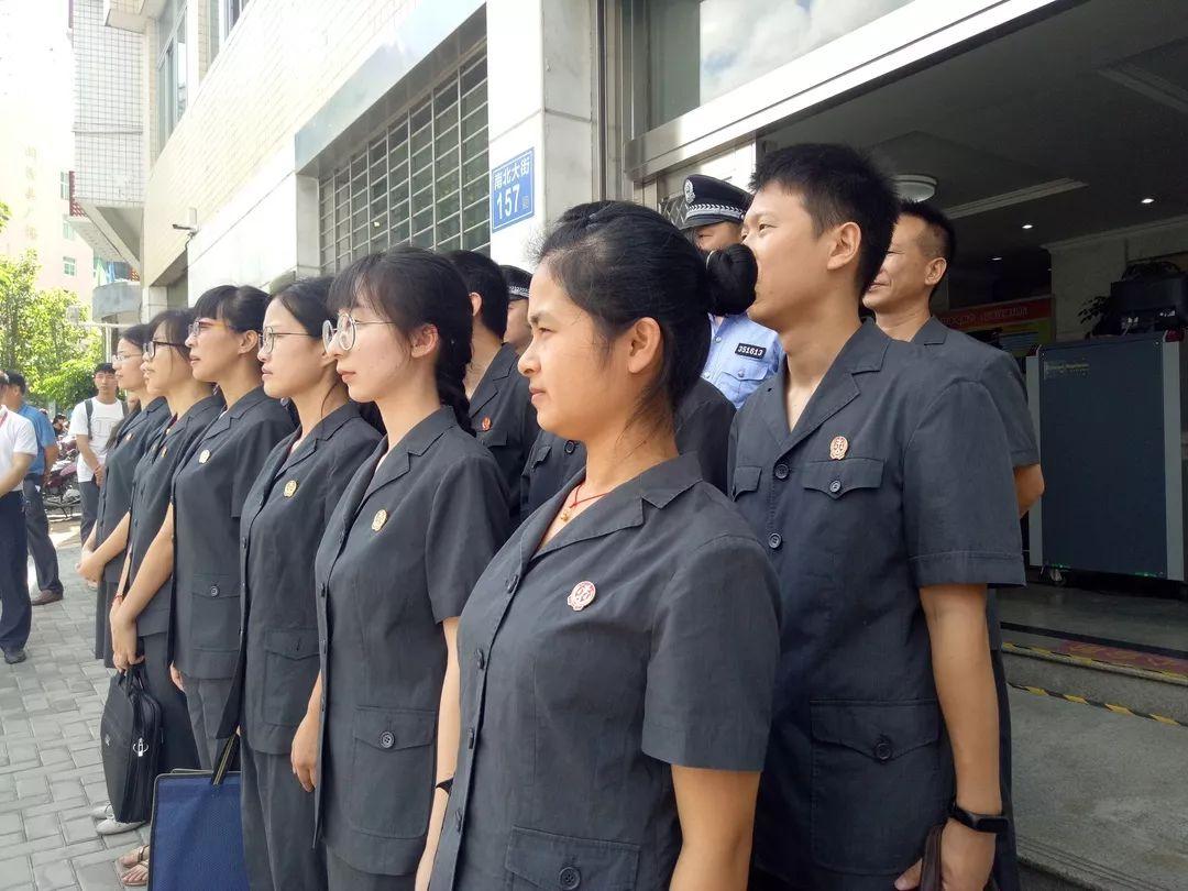 五月天久久久青青草亚洲绽放，浪漫音乐之旅，共赴夏日狂欢盛宴