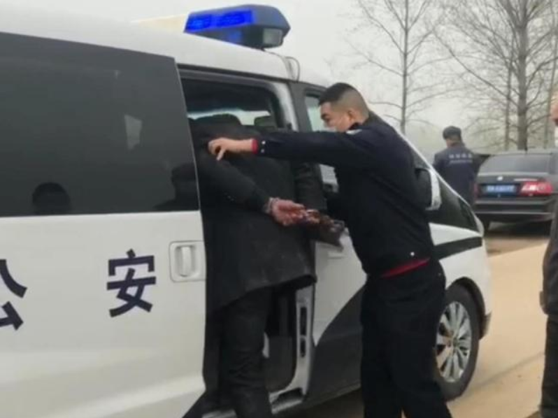 2.中国妓女卖淫视频震惊社会，暗网交易猖獗，警方介入调查