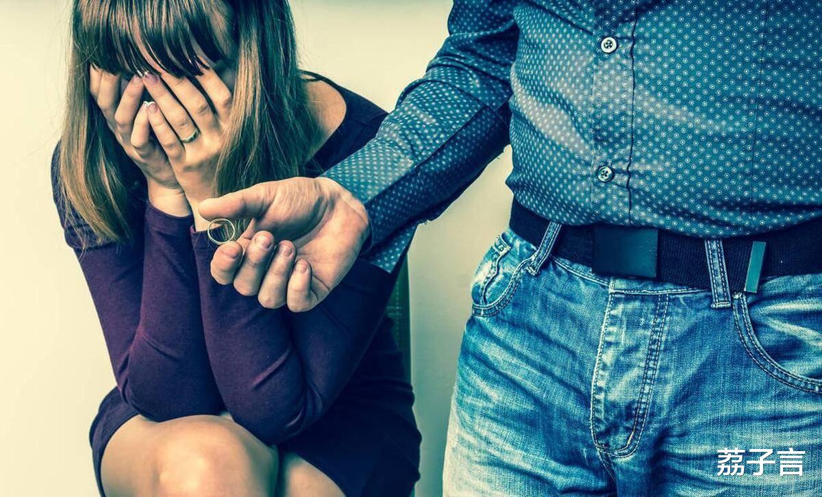 2.男人与拘做爰全过女，揭秘背后故事，探索情感纠葛与人性真相*