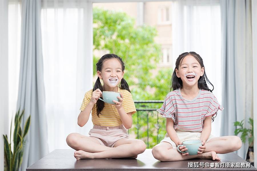 共享女儿小慧小俊的感人故事，家庭温情剧热播中，引发观众共鸣