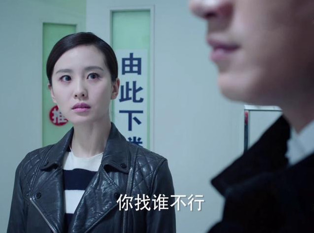 亚洲AV无码人妻剧情精彩，真实情感演绎，家庭伦理与欲望交织