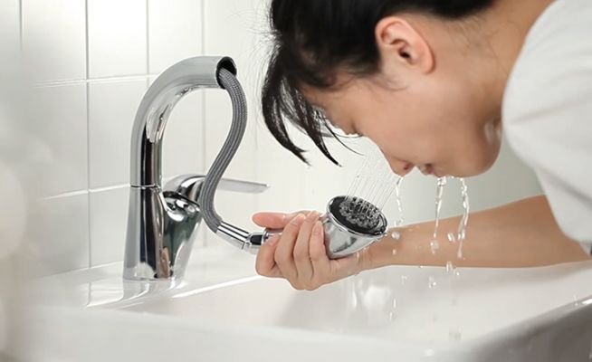 1.厕所偷看自慰事件引发热议
