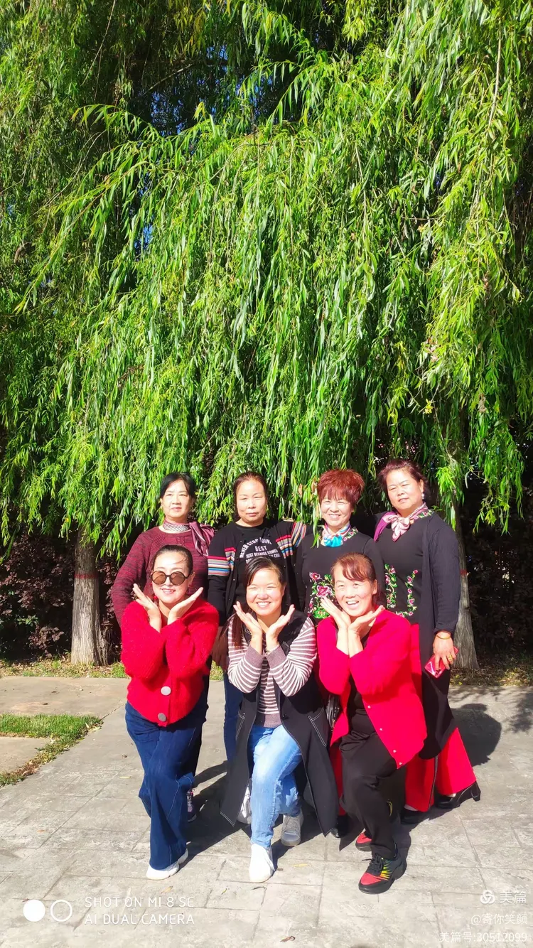 2.青青毛片，记录青春足迹，珍藏美好回忆，感悟成长真谛