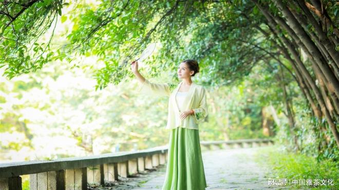 青青99带你探索自然之美，感受清新生活，发现健康乐趣